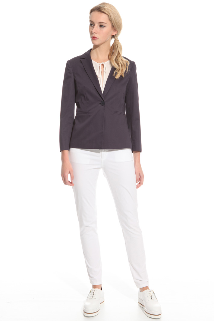 Cotton satin blazer
Intrend Cotton satin blazer
Intrend