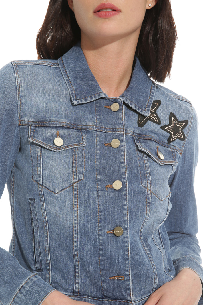 Giacca con maxi patch Intrend Giacca con maxi patch Intrend