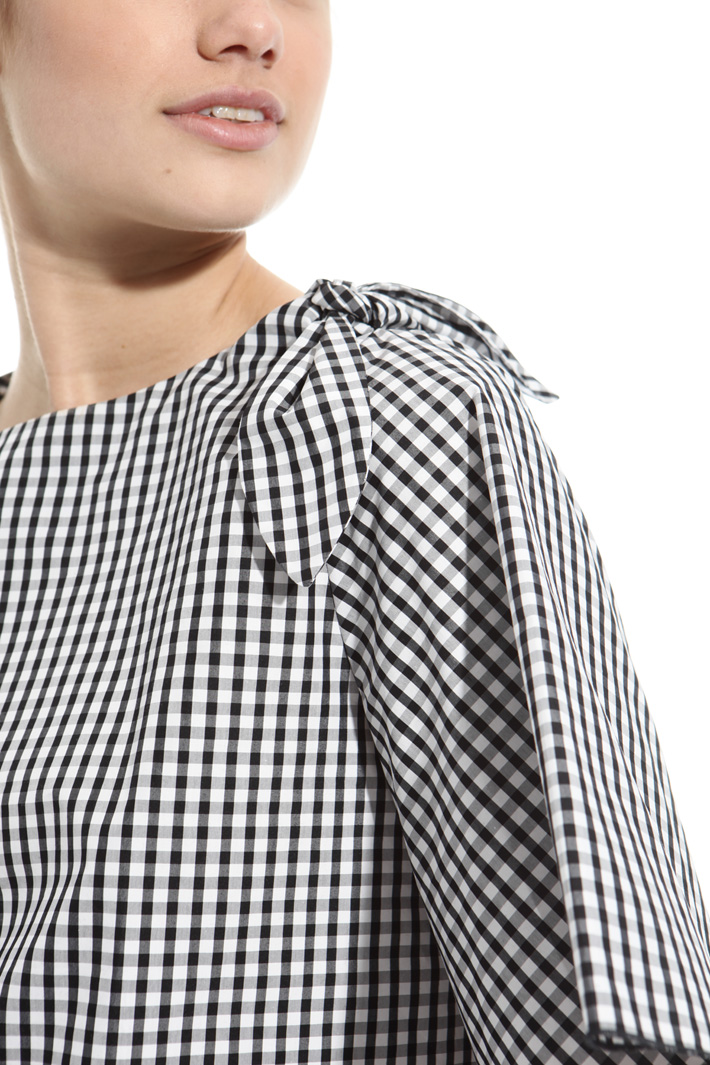 Boxy-fit poplin top Intrend Boxy-fit poplin top Intrend