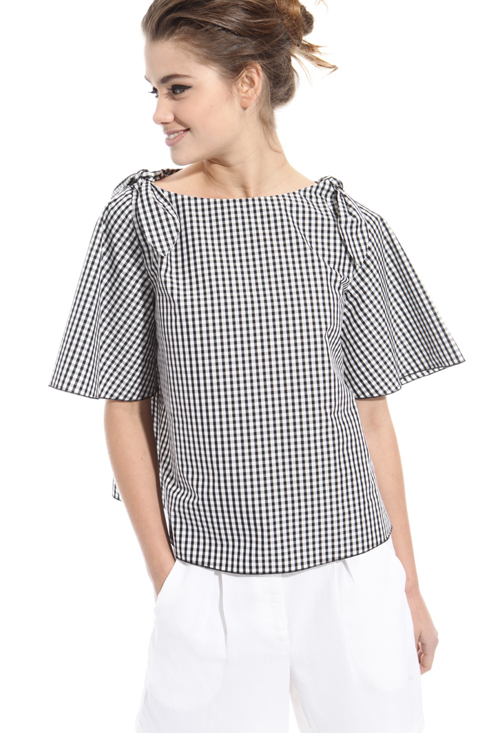 Boxy-fit poplin top Intrend Boxy-fit poplin top Intrend