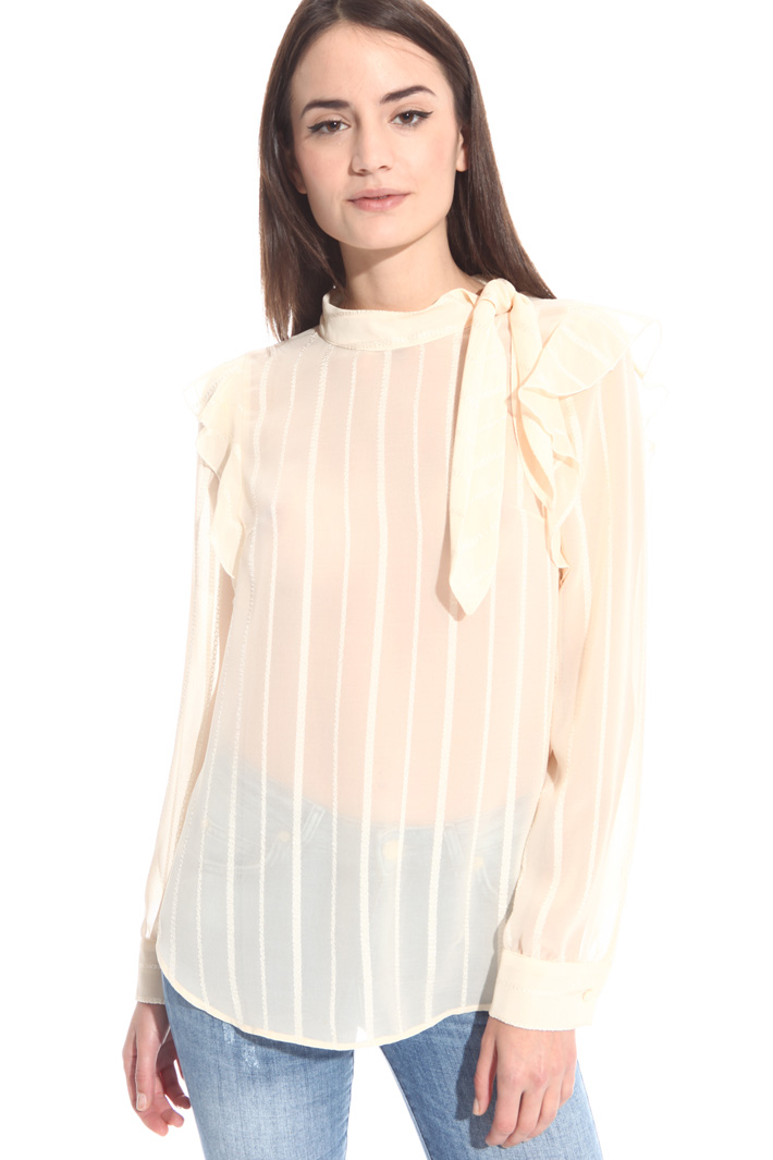 Blouse in crepe fabric Intrend Blouse in crepe fabric Intrend