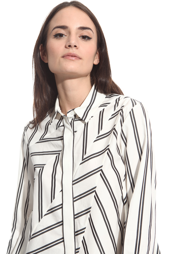 Camicia stampata a righe Intrend Camicia stampata a righe Intrend