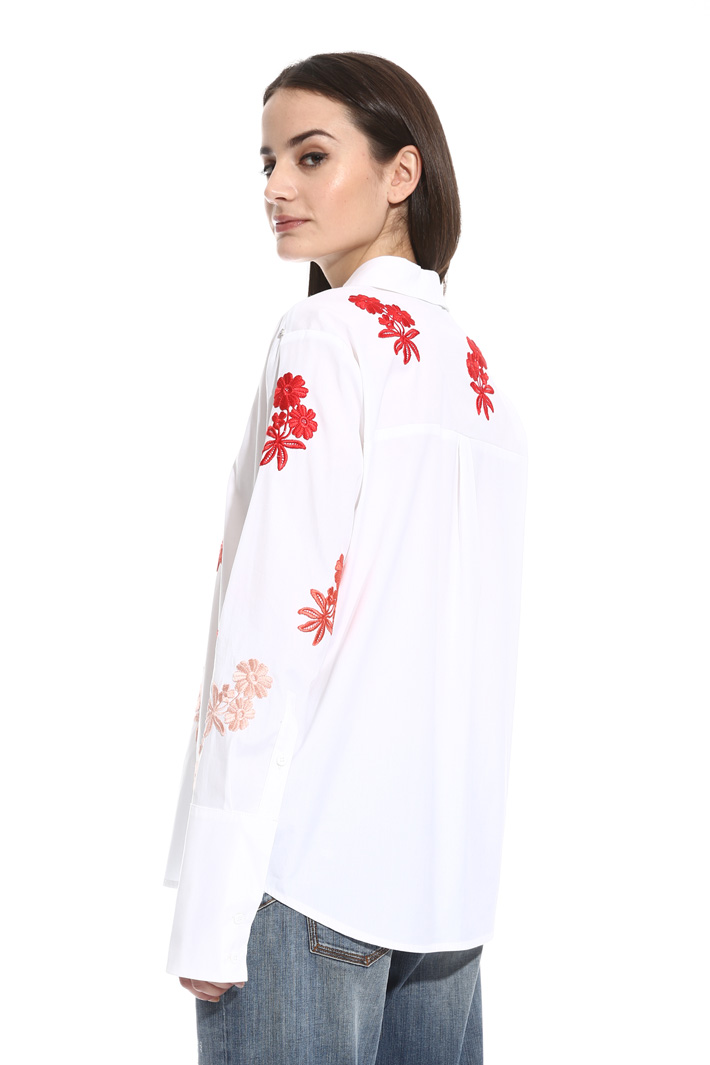 Camicia con ricami in filo Intrend Camicia con ricami in filo Intrend
