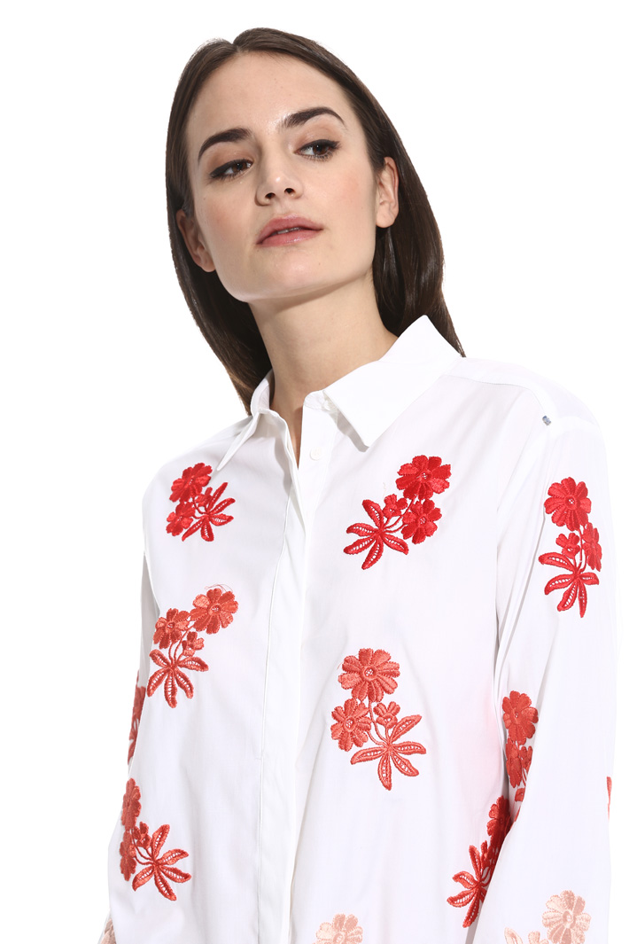Camicia con ricami in filo Intrend Camicia con ricami in filo Intrend
