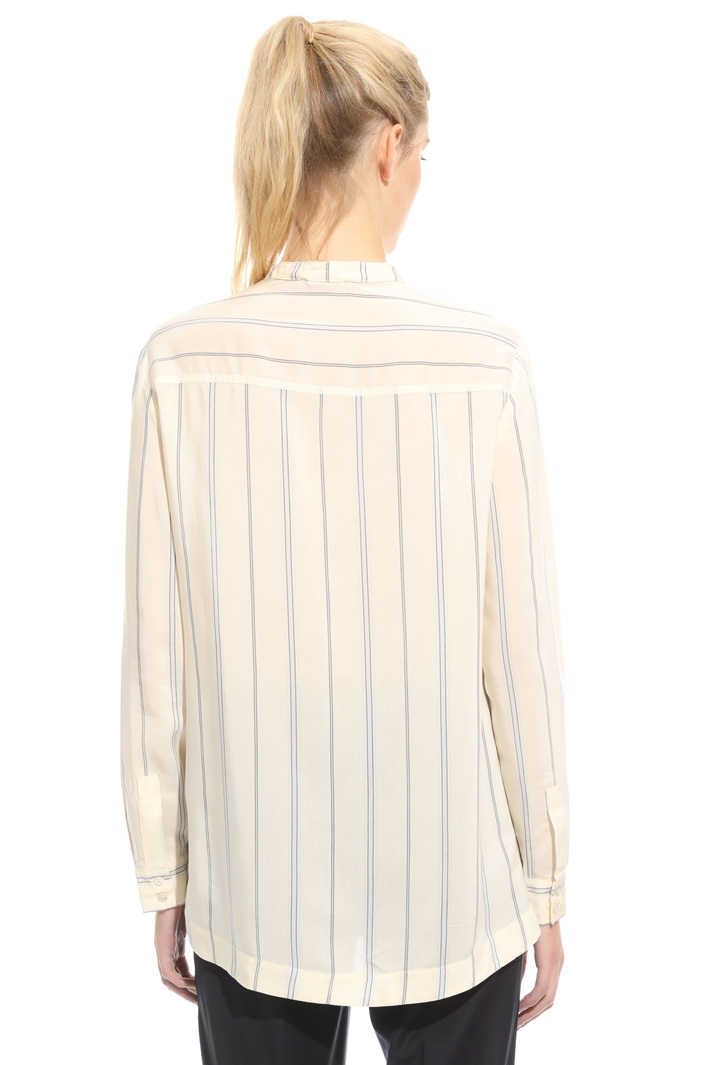 Camicia in viscosa tinto filo Intrend Camicia in viscosa tinto filo Intrend