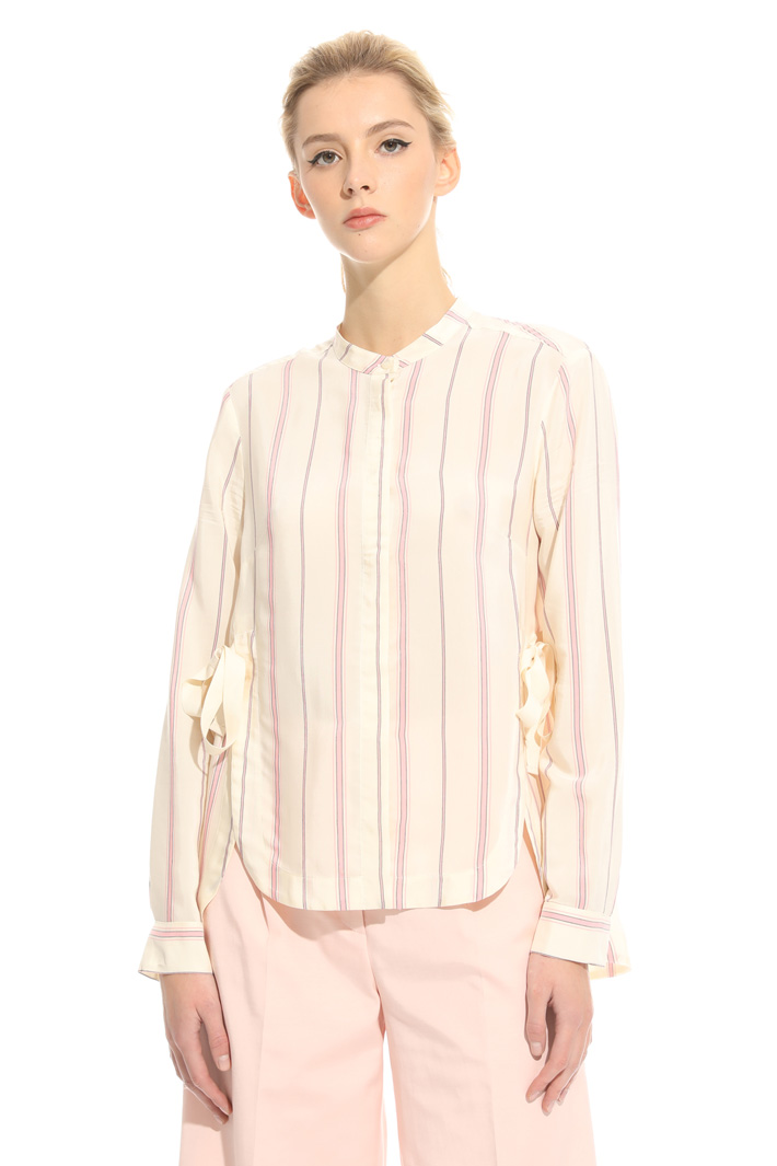 Camicia in viscosa tinto filo Intrend Camicia in viscosa tinto filo Intrend