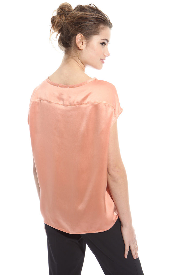 Boxy top in satin Intrend Boxy top in satin Intrend