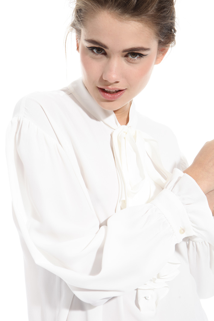 Jabot silk blouse Intrend Jabot silk blouse Intrend