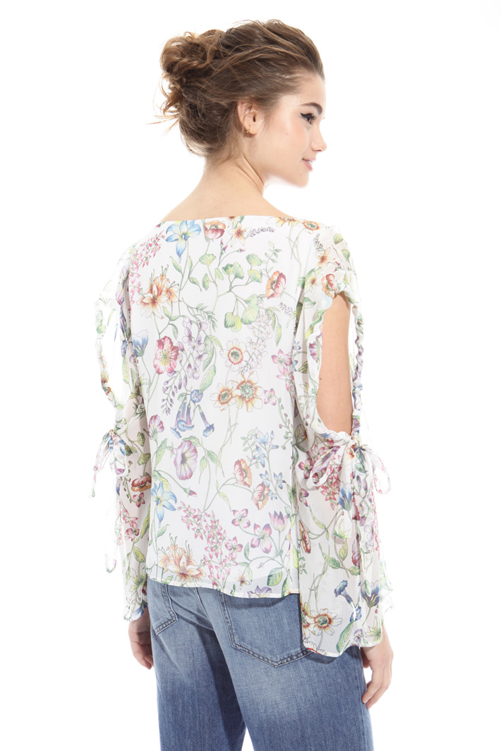 Blusa con cut-out Intrend Blusa con cut-out Intrend