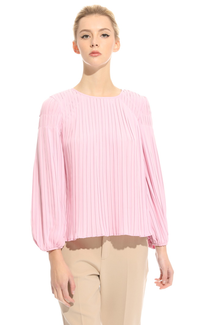 Pleated fluid blouse
Intrend Pleated fluid blouse
Intrend