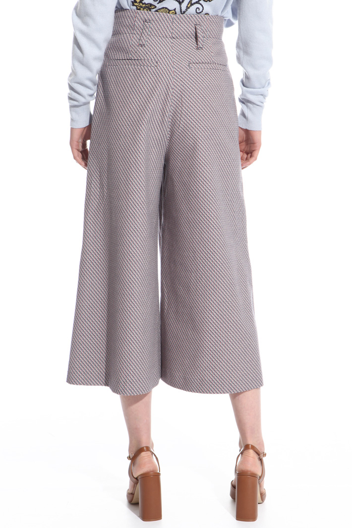 Pantalone cropped con bottoni Intrend Pantalone cropped con bottoni Intrend