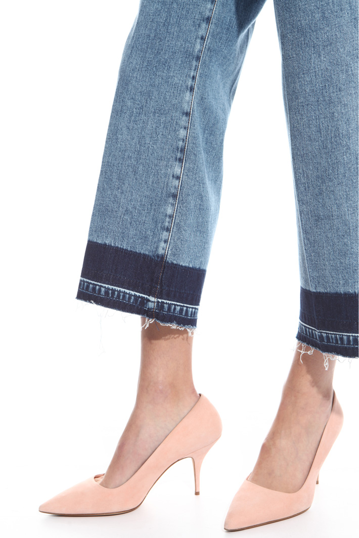 Jeans con bande scure al fondo Intrend Jeans con bande scure al fondo Intrend