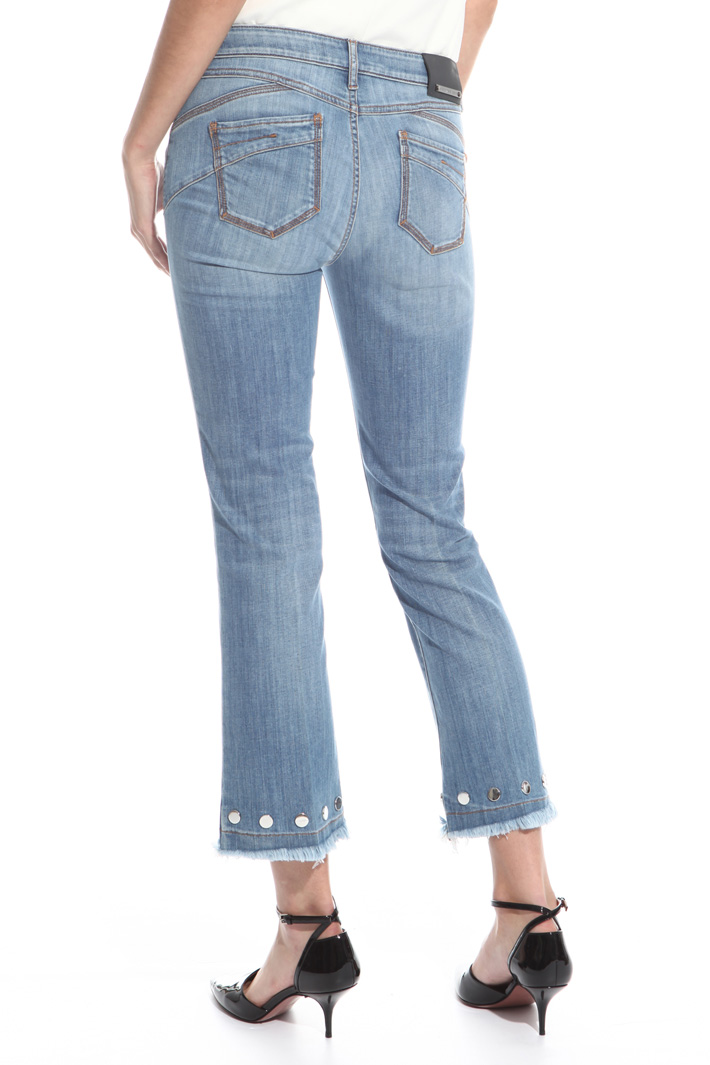 Jeans con borchie applicate Intrend Jeans con borchie applicate Intrend