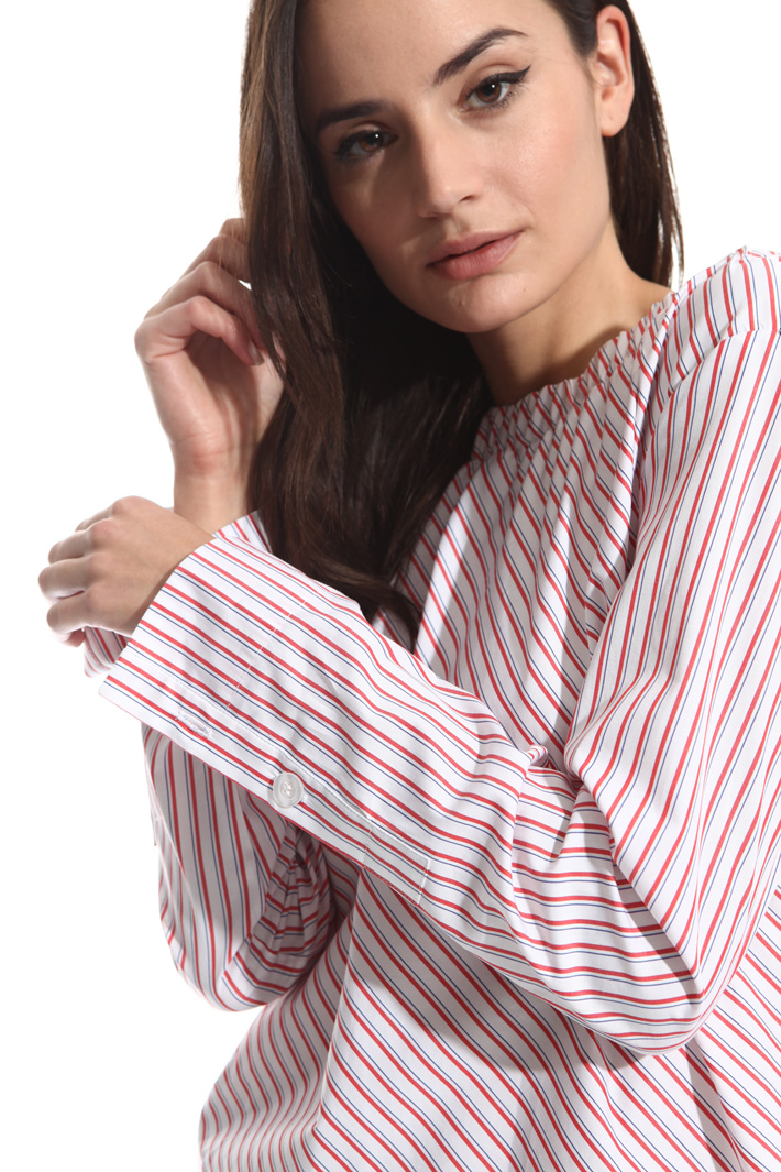 Blusa con scollo arricciato Intrend Blusa con scollo arricciato Intrend