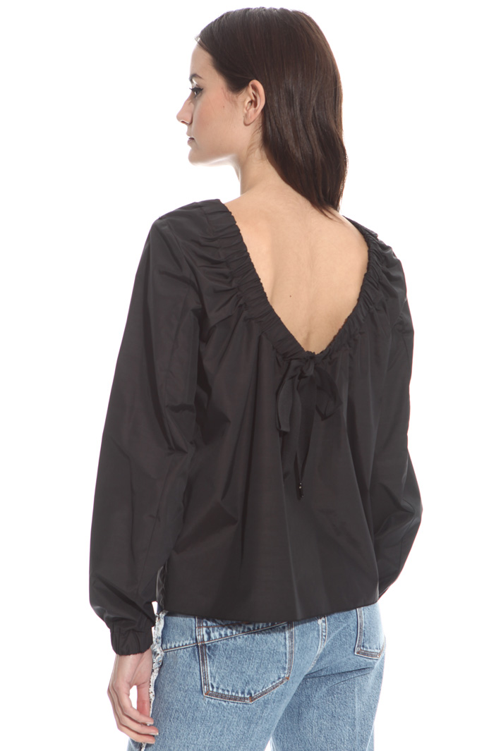 Blusa in taffetas Intrend Blusa in taffetas Intrend
