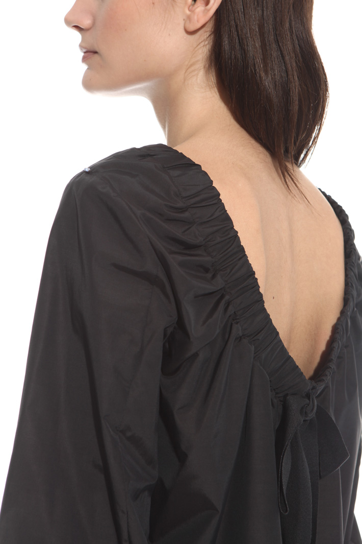 Blusa in taffetas Intrend Blusa in taffetas Intrend