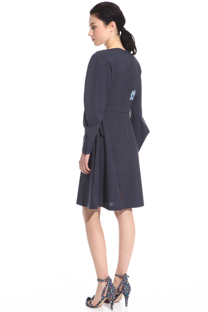 Abito con ricami floreali Intrend Abito con ricami floreali Intrend