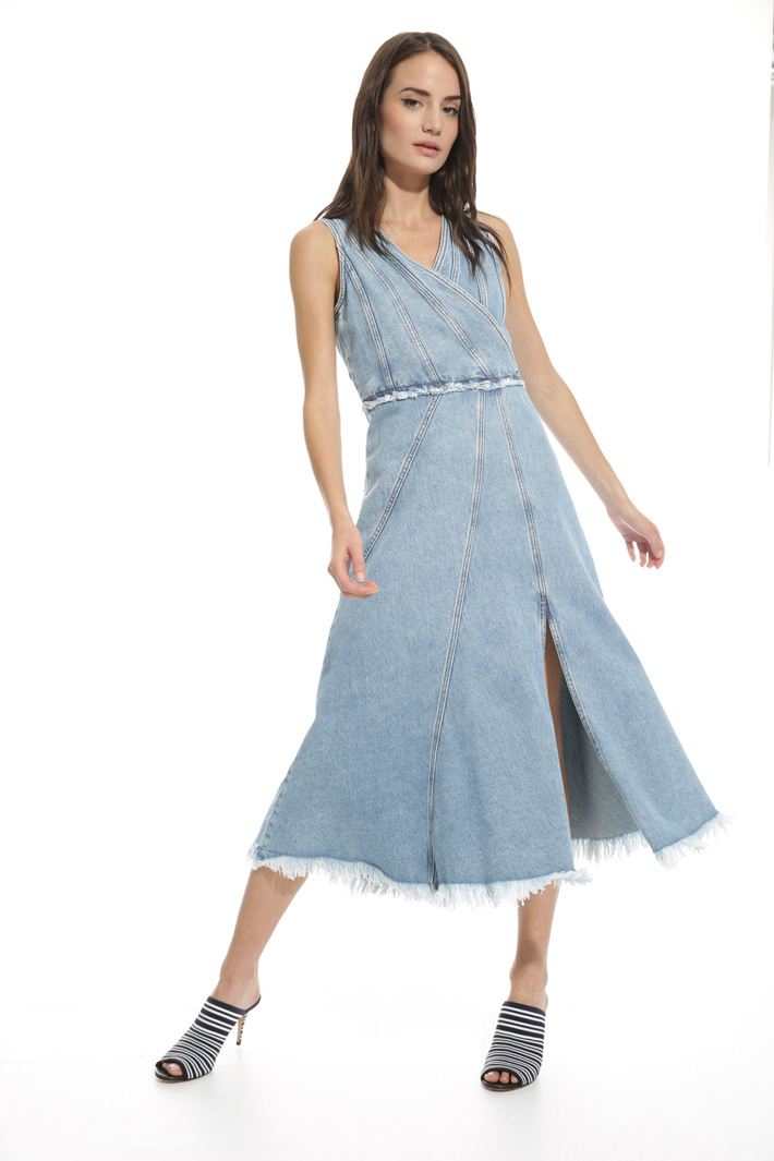 Abito in denim con spacco Intrend Abito in denim con spacco Intrend