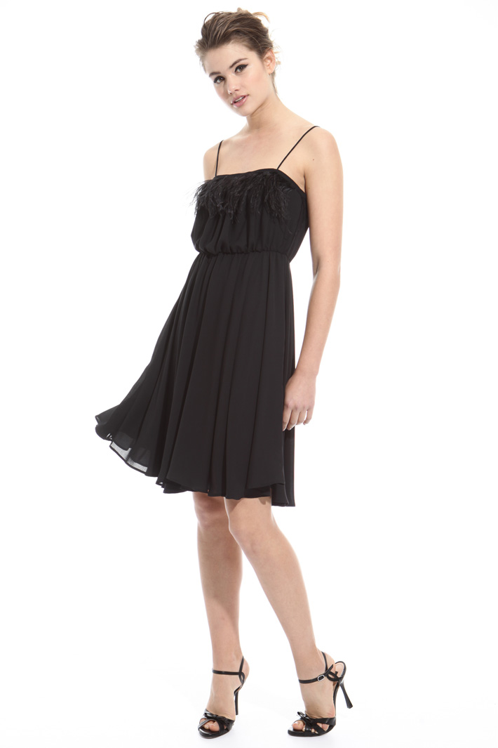 Abito in georgette con piume Intrend Abito in georgette con piume Intrend