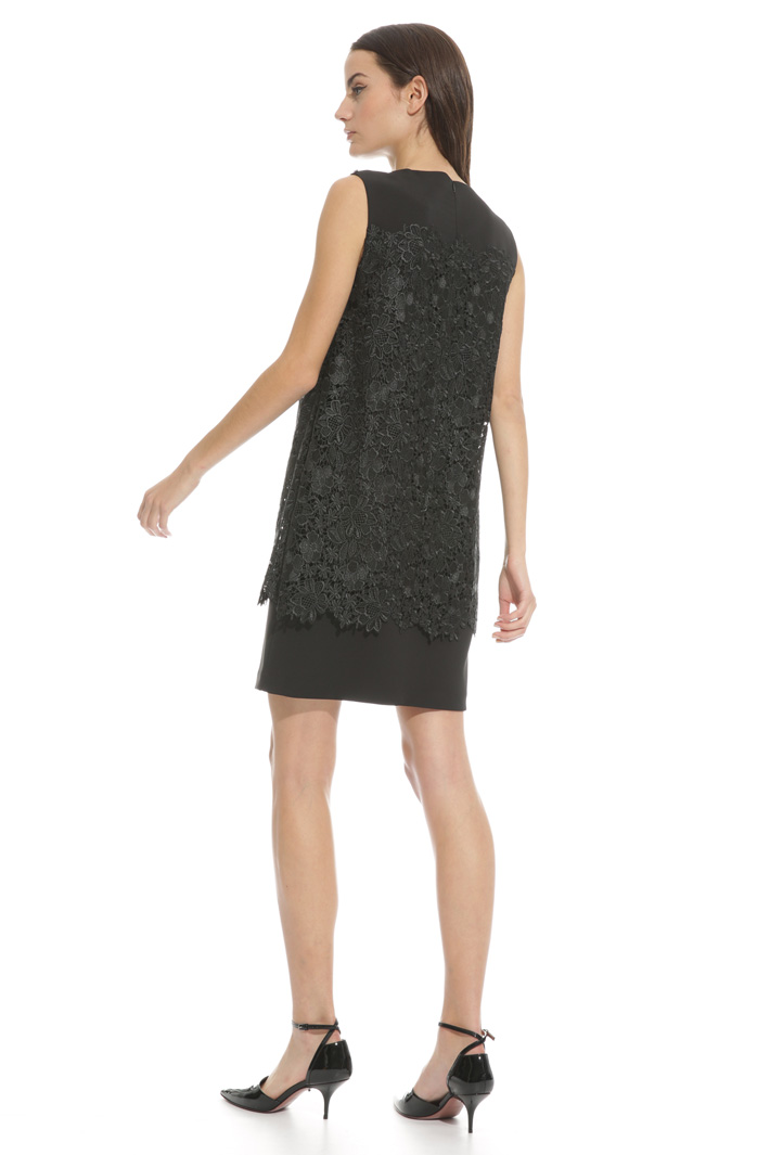 Sleeveless macramé dress Intrend Sleeveless macramé dress Intrend