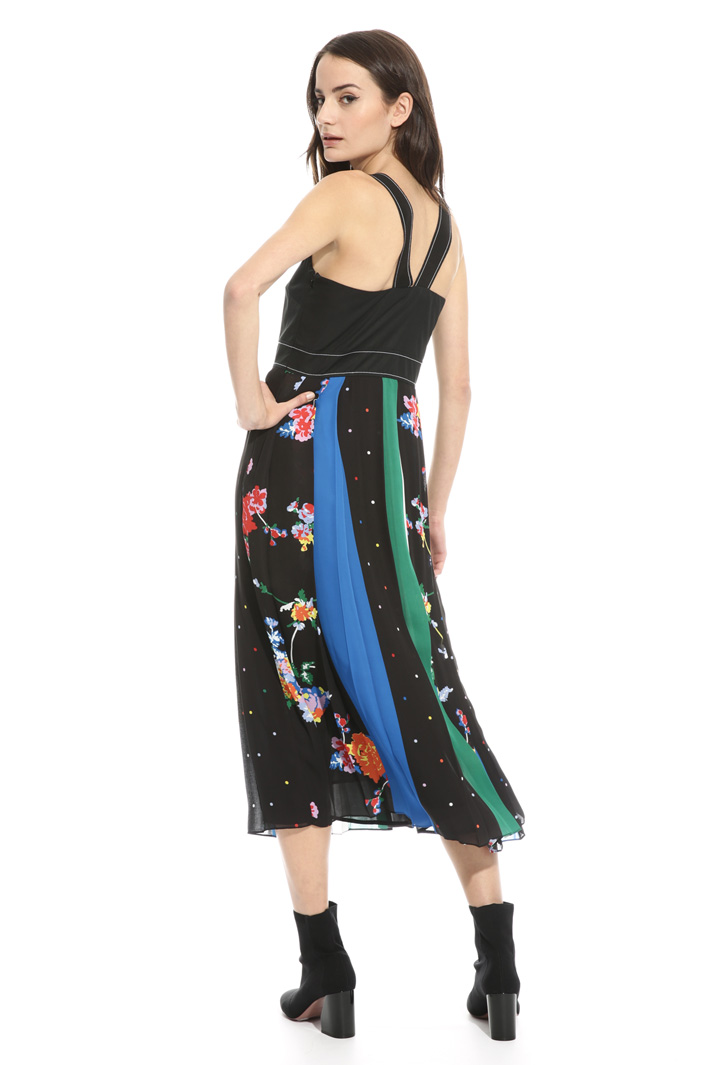 Abito con mix di stampe Intrend Abito con mix di stampe Intrend