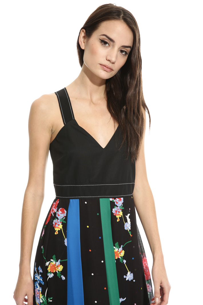 Abito con mix di stampe Intrend Abito con mix di stampe Intrend