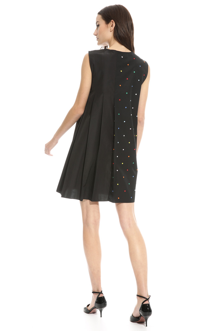 Abito con ricami multicolor Intrend Abito con ricami multicolor Intrend