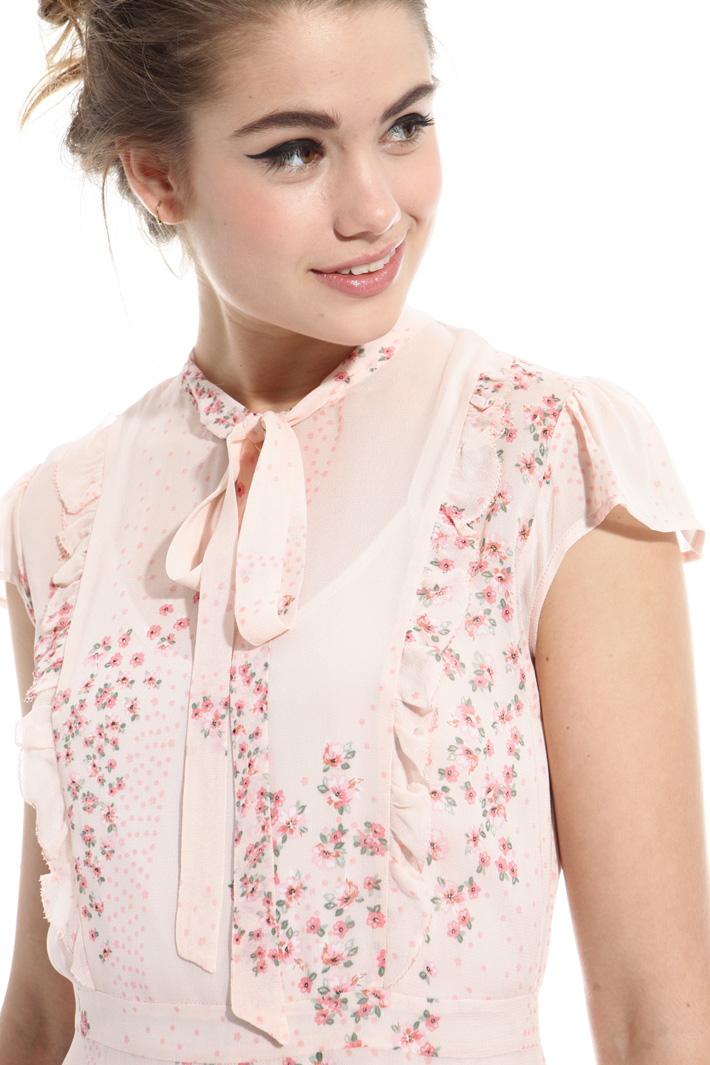 Mini abito in crepe stampata Intrend Mini abito in crepe stampata Intrend