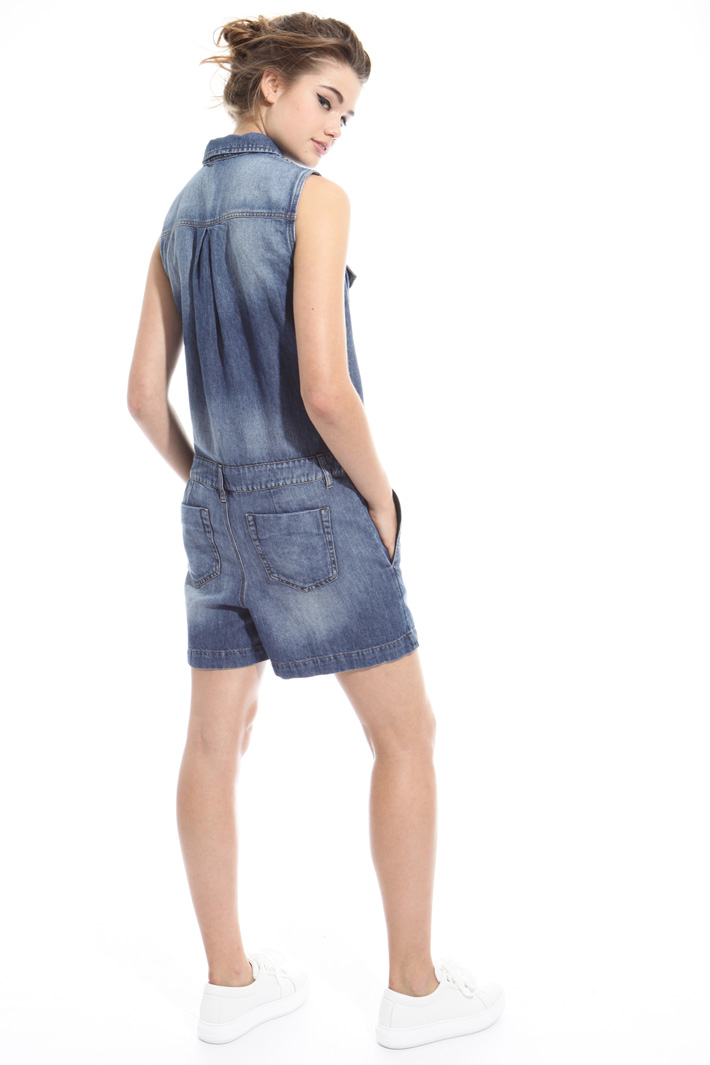 Short denim jumpsuit Intrend Short denim jumpsuit Intrend