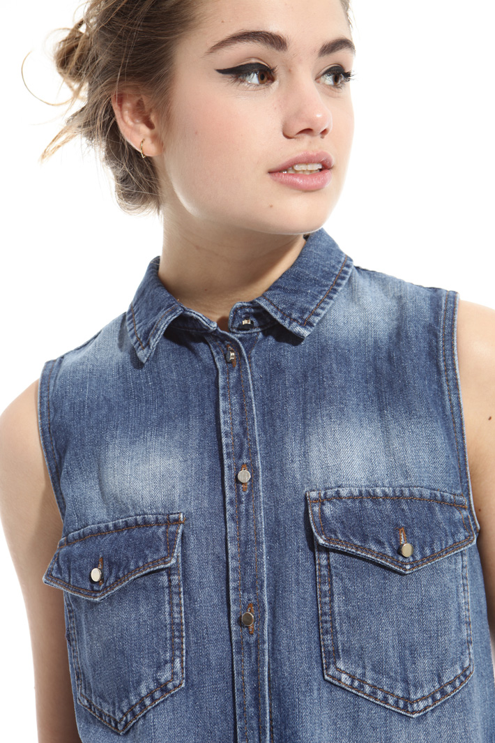 Short denim jumpsuit Intrend Short denim jumpsuit Intrend
