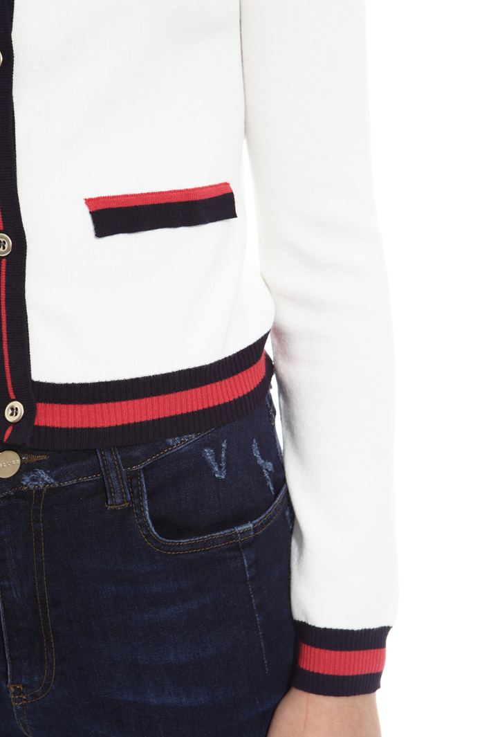 Cardigan con bordi a contrasto Intrend Cardigan con bordi a contrasto Intrend