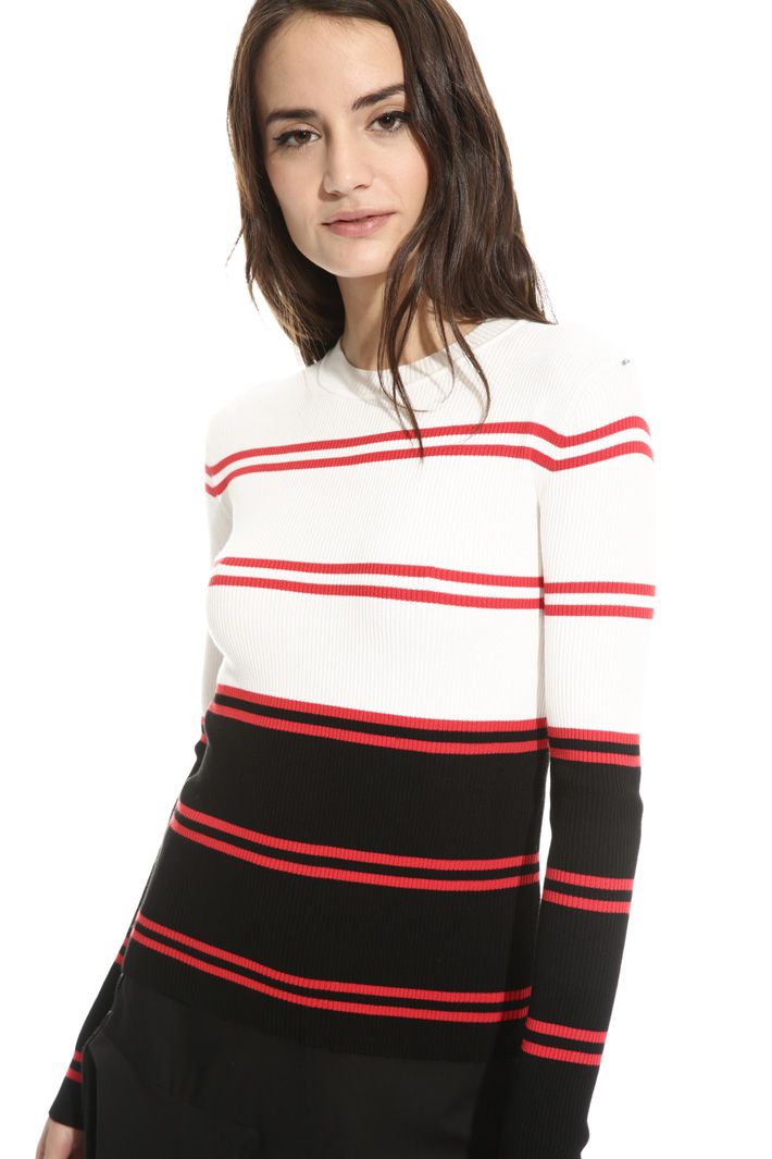 Maglia in viscosa a costine Intrend Maglia in viscosa a costine Intrend