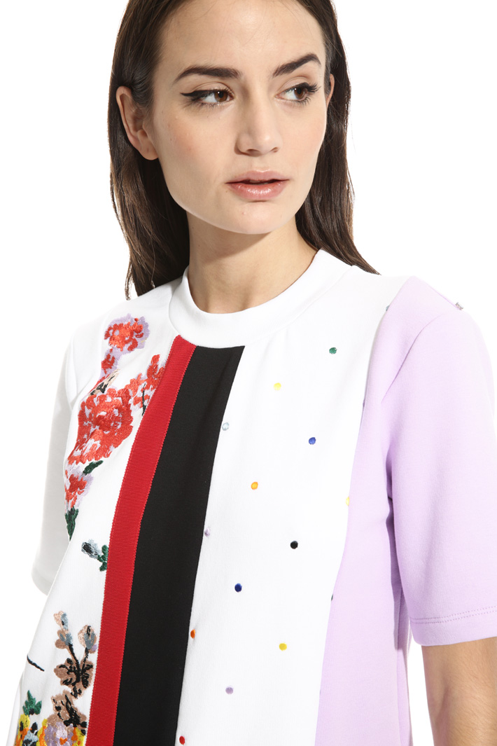 Embroidered fleece dress Intrend Embroidered fleece dress Intrend