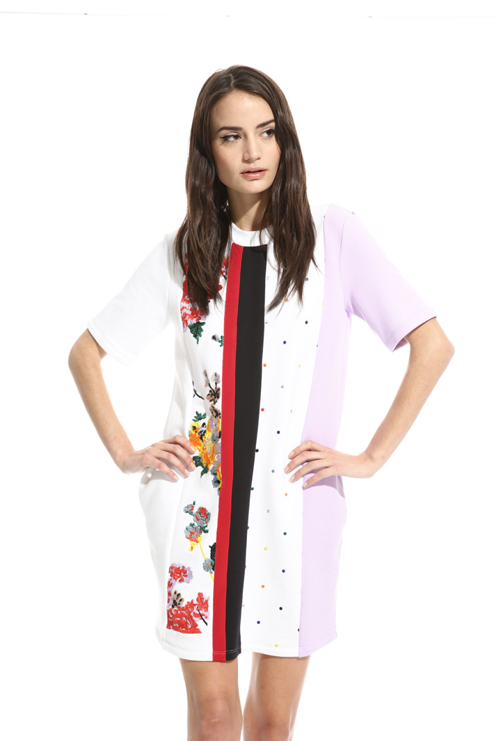 Embroidered fleece dress Intrend Embroidered fleece dress Intrend