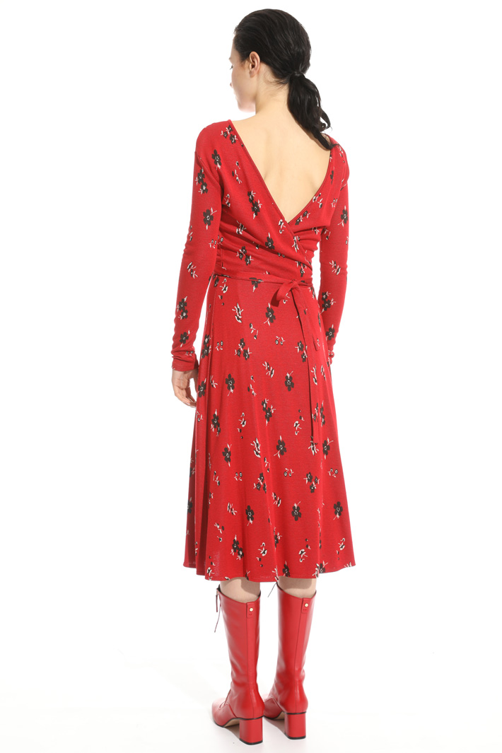 Back V-neck dress Intrend Back V-neck dress Intrend