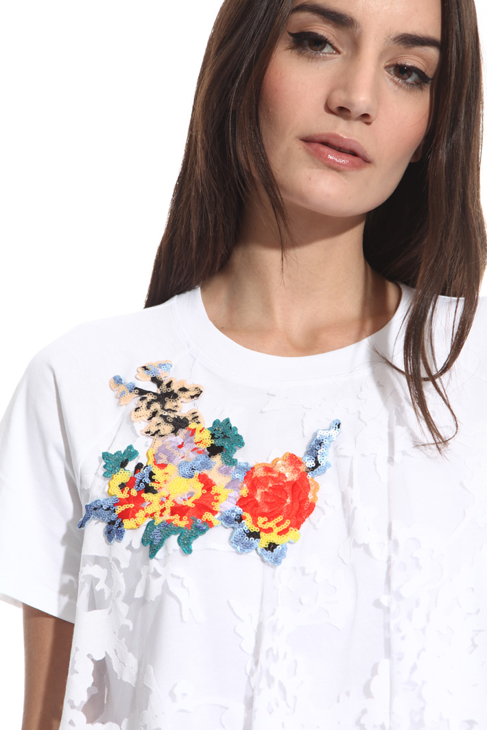 T-shirt con ricamo Intrend T-shirt con ricamo Intrend