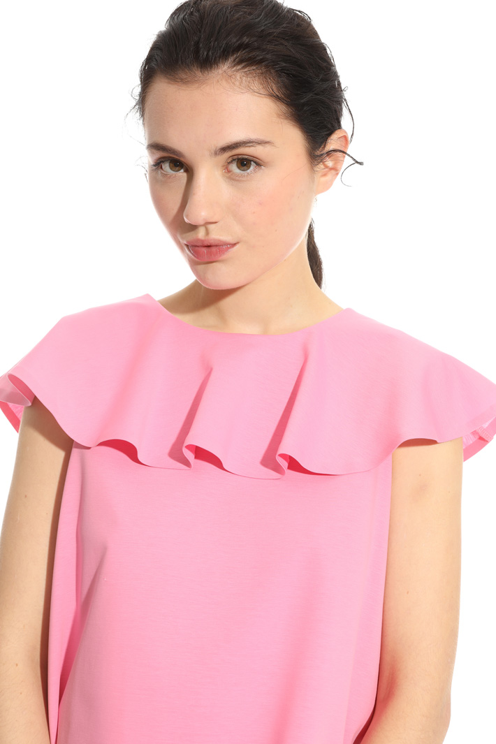 Top con maxi volant Intrend Top con maxi volant Intrend