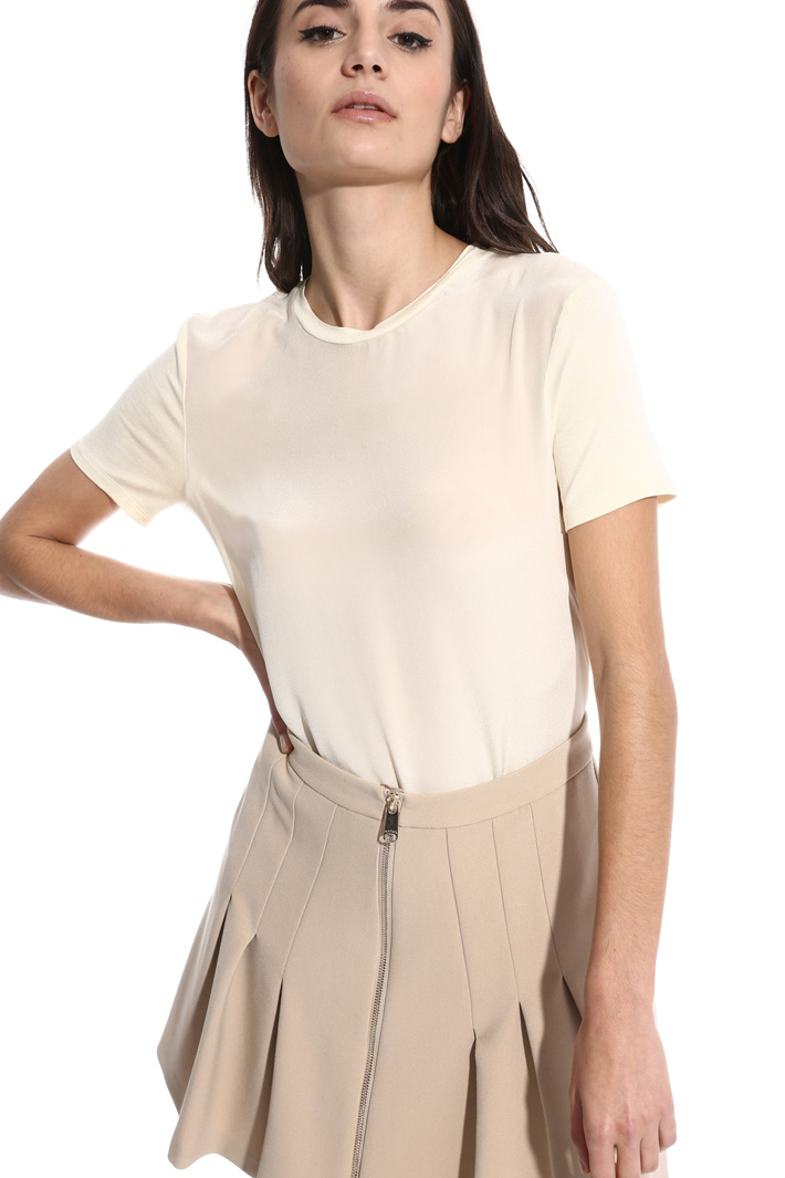 T-shirt con collo removibile Intrend T-shirt con collo removibile Intrend