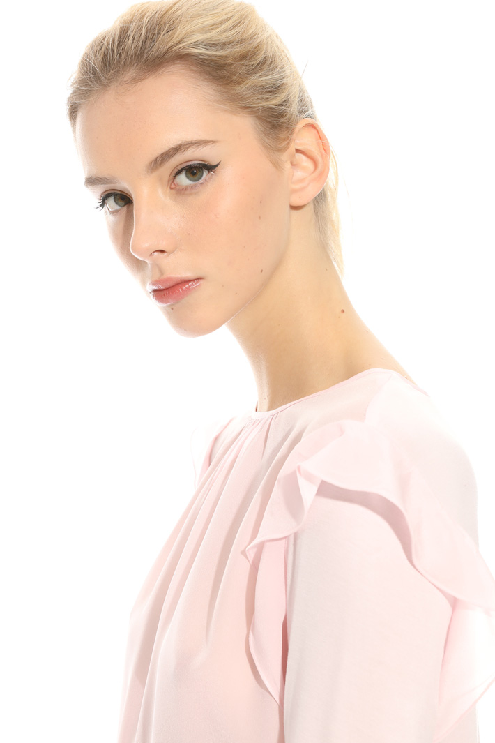 Jersey and crepe top Intrend Jersey and crepe top Intrend