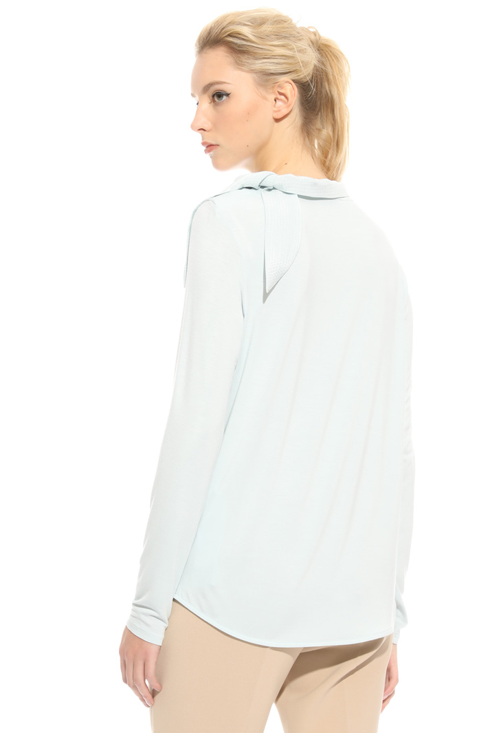 Blusa in crepe operata Blusa in crepe operata