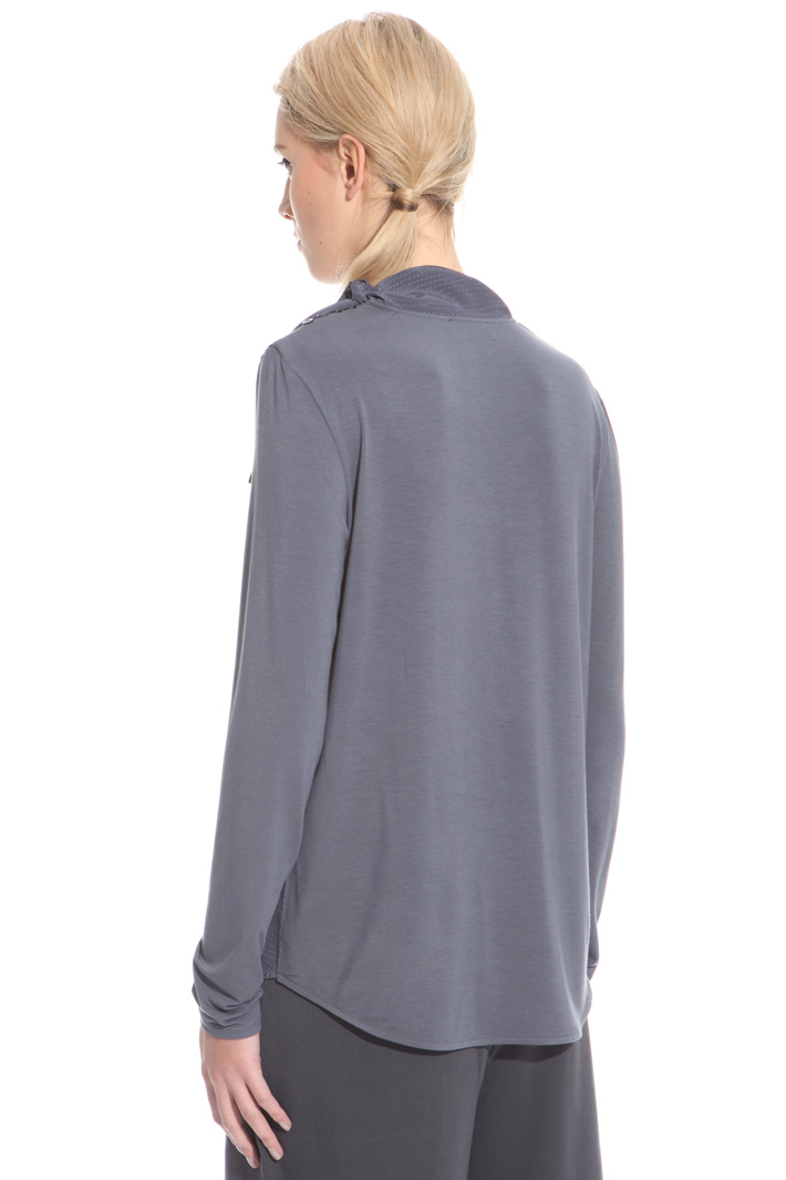 Crepe fabric blouse Intrend Crepe fabric blouse Intrend