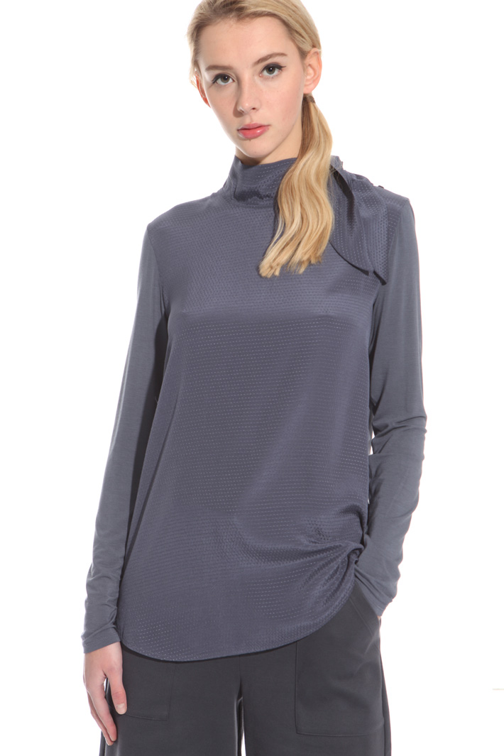 Crepe fabric blouse Intrend Crepe fabric blouse Intrend