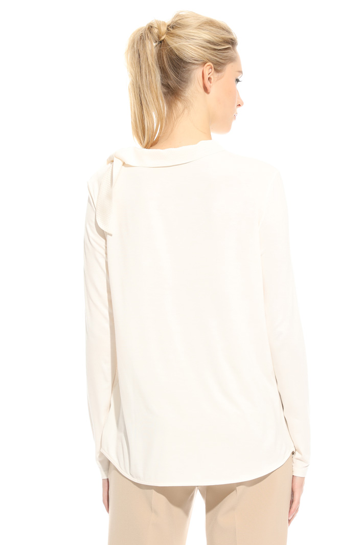 Blusa in crepe operata Intrend Blusa in crepe operata Intrend