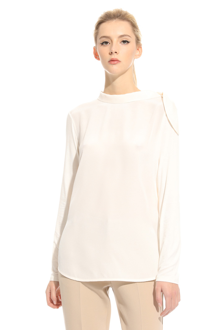 Blusa in crepe operata Intrend Blusa in crepe operata Intrend