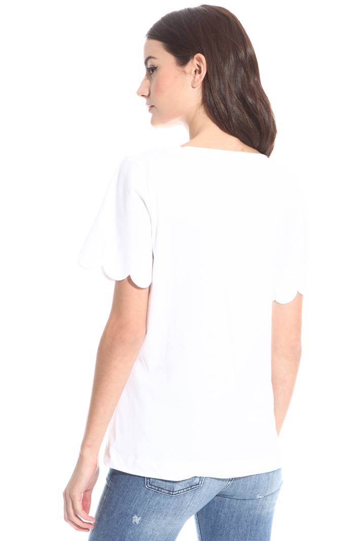T-shirt con orlo smerlato Intrend T-shirt con orlo smerlato Intrend