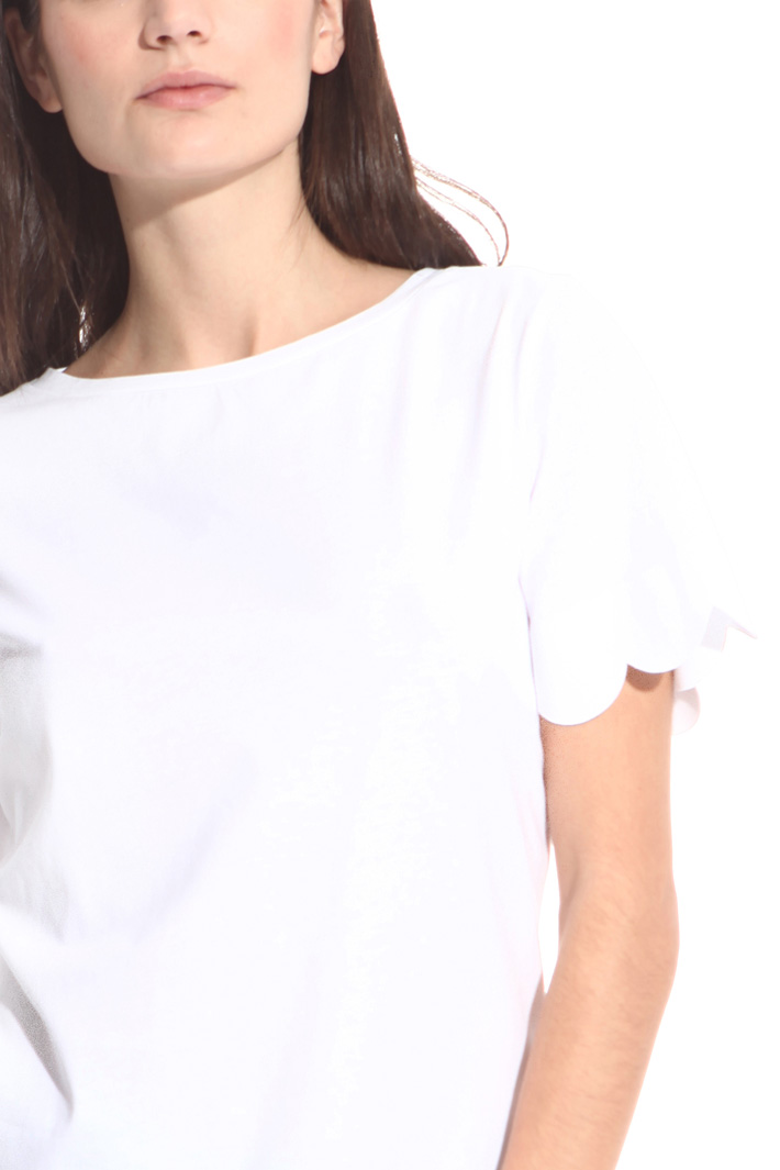 T-shirt con orlo smerlato Intrend T-shirt con orlo smerlato Intrend