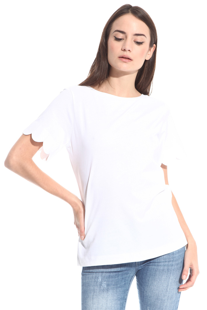 T-shirt con orlo smerlato Intrend T-shirt con orlo smerlato Intrend
