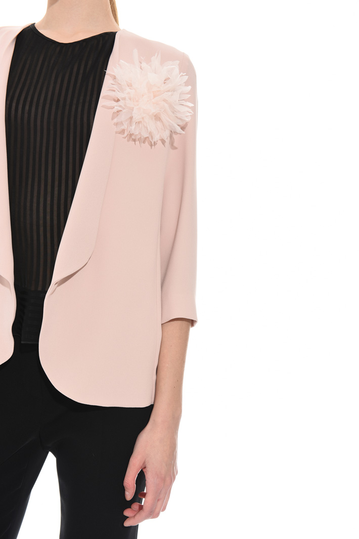 Jacket with matching brooch Intrend Jacket with matching brooch Intrend
