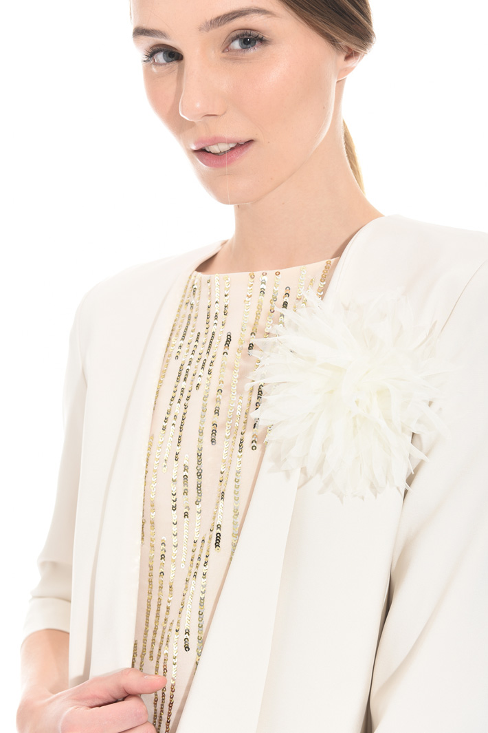 Jacket with matching brooch Intrend Jacket with matching brooch Intrend