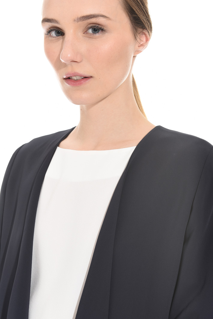 Jacket with matching brooch Intrend Jacket with matching brooch Intrend